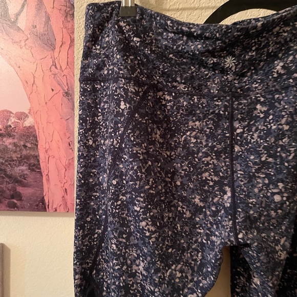 Athleta Womens work out capris blue size XL pre-owned - Picture 9 of 12